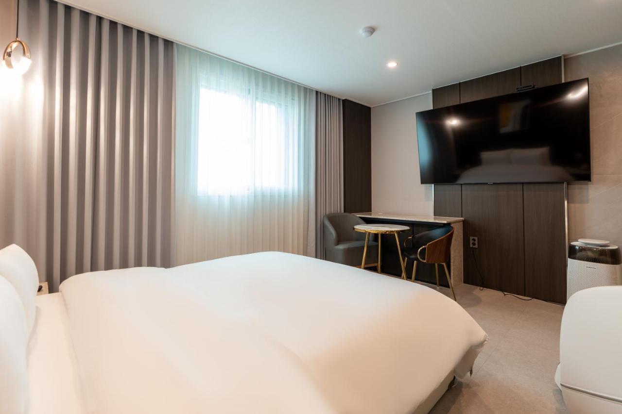 Jecheon Hound Hotel Chechon Exterior photo