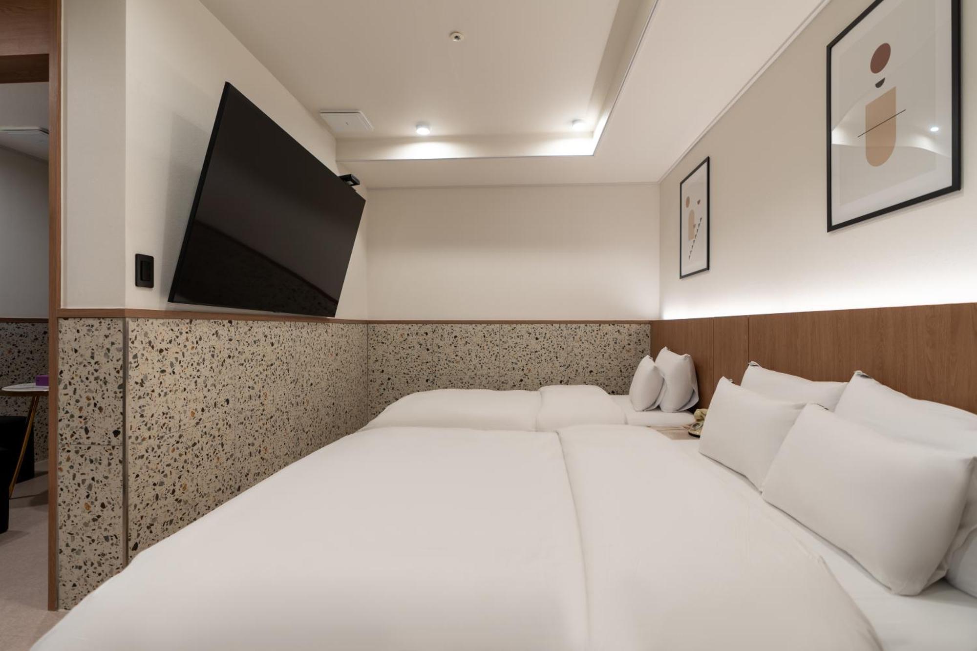 Jecheon Hound Hotel Chechon Exterior photo